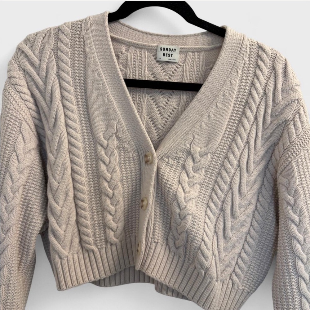 Aritzia (Sunday Best) Light Cream Cable-Knit V-Neck Cardigan